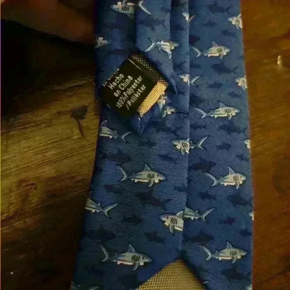 Men’s Blue Shark Tie By Wembley - Picture 6 of 6
